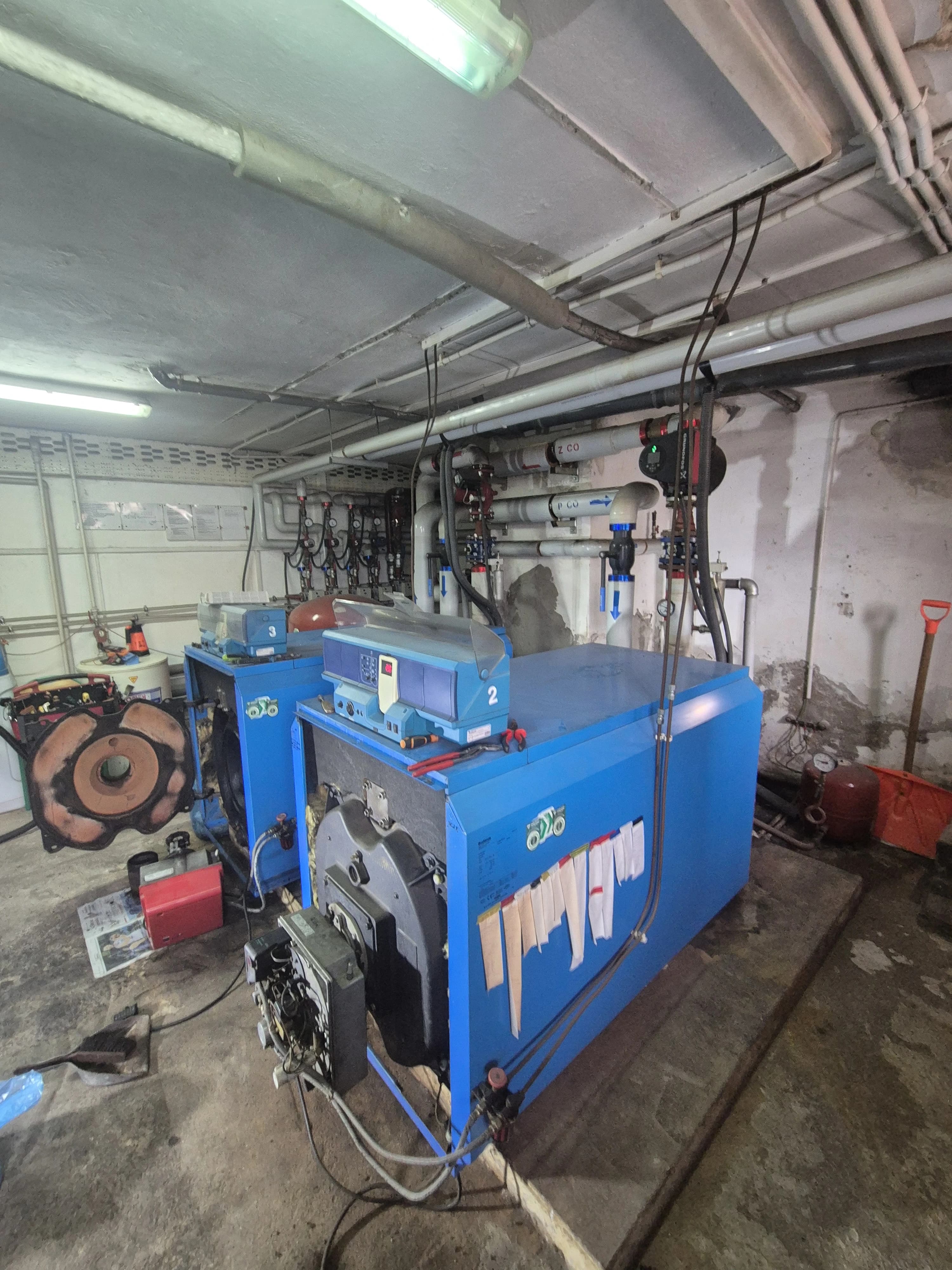 Precyzyjnie wykonana instalacja miedziana w kotłowni