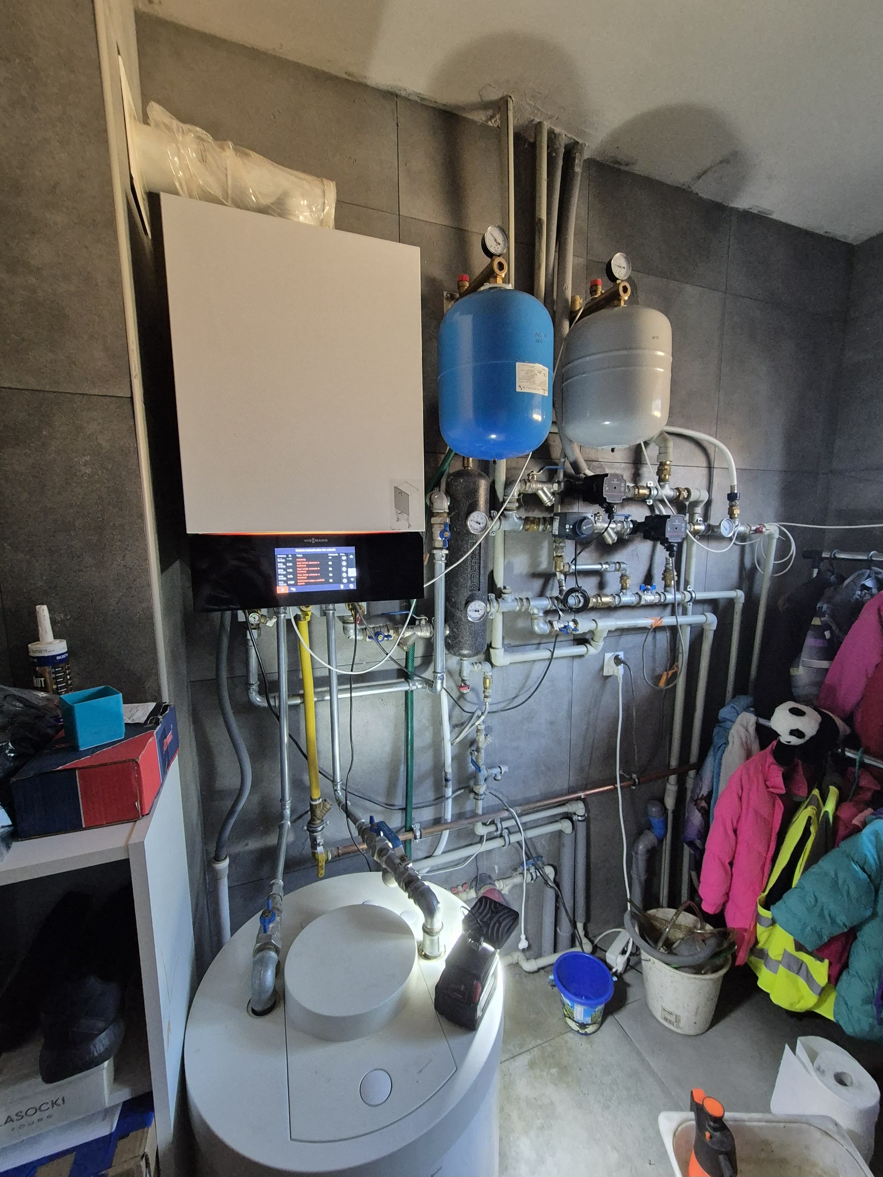 Kocioł gazowy Viessmann Vitodens 200 - widok wnętrza urządzenia